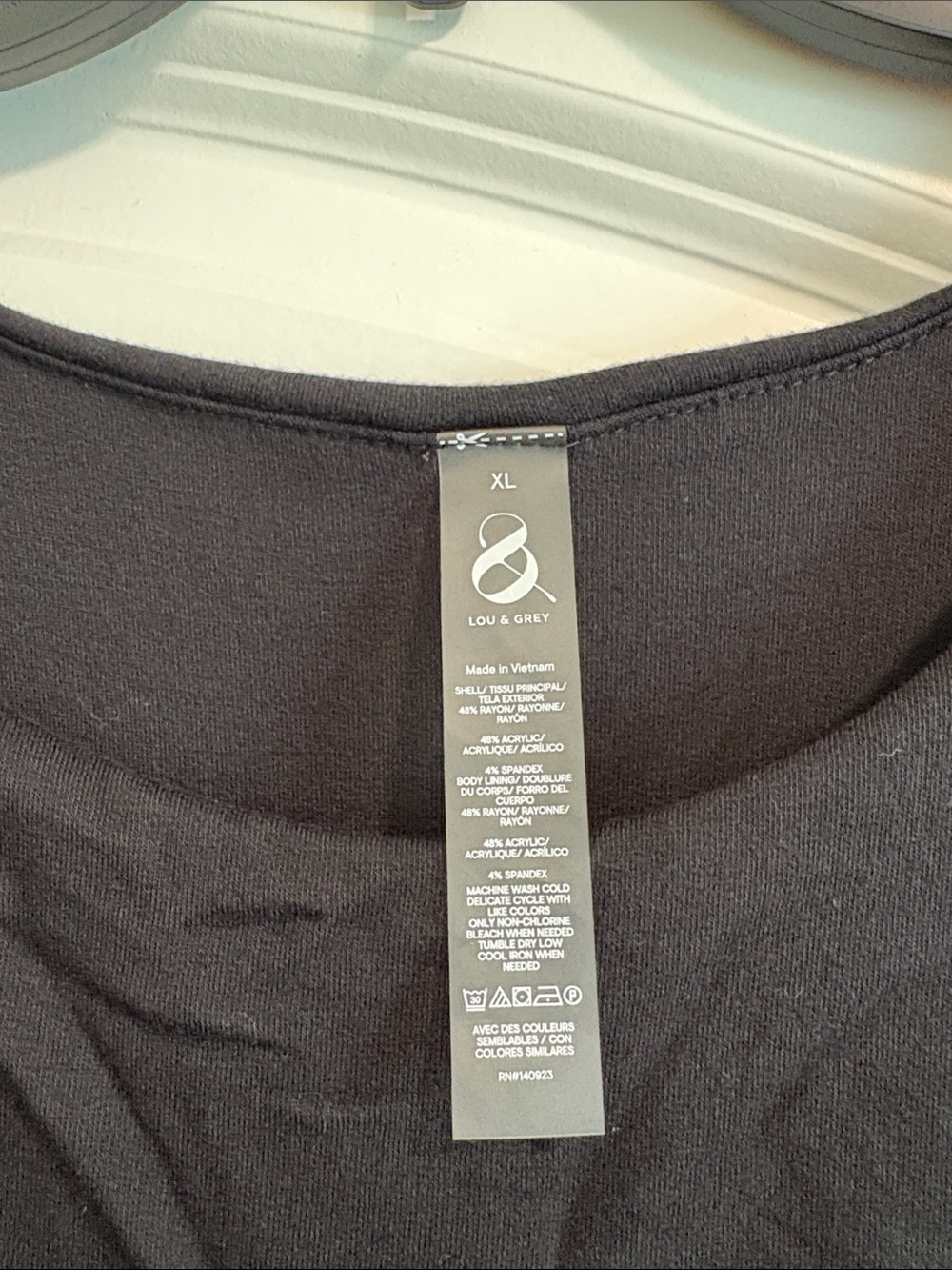 Lou & Grey Black Elastic-Waist Midi Dress - Picture 2 of 6